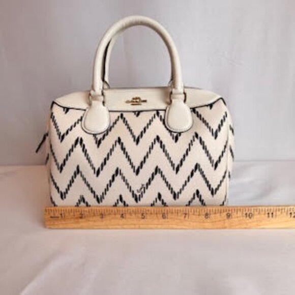 Coach Mini Bennett Satchel + Wristlet Set White Black Chevron Leather Bag - Picture 12 of 16